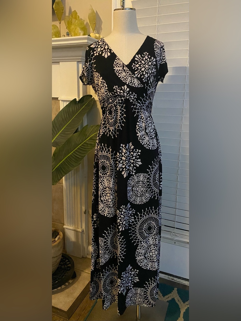 I.N. Studio Black and White Floral Medallion Maxi Dress
